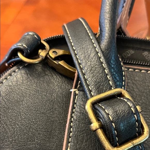Roots Black Leather Handbag Crossbody Bag NWOT - Picture 8 of 10